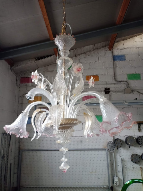 lampadario-murano-opale-rosa-decorato-a-mano.jpg