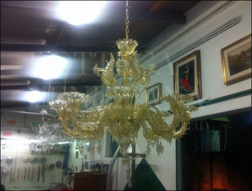 Lampadario rezzonico in vetro soffiato di murano ambra modello milano