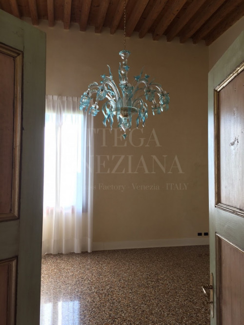 Lampadario murano modello accademia cristallo foglia argento bianco