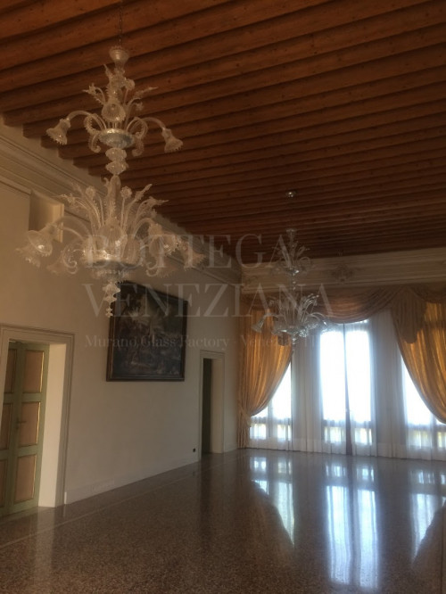 Lampadario in vetro soffiato di murano modello palladio colore crista