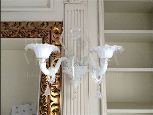 Lampadario modello algieba in vetro soffiato di murano colore bianco 