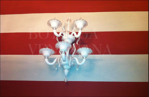 Lampadario modello algieba in vetro soffiato di murano colore bianco 