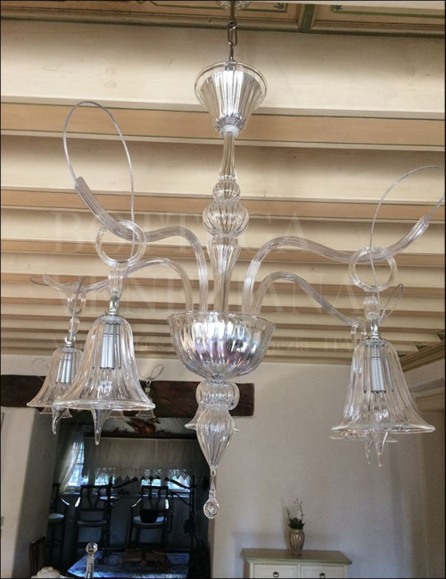 Lampadario murano moderno cristallo con decori blu. realizzato comple