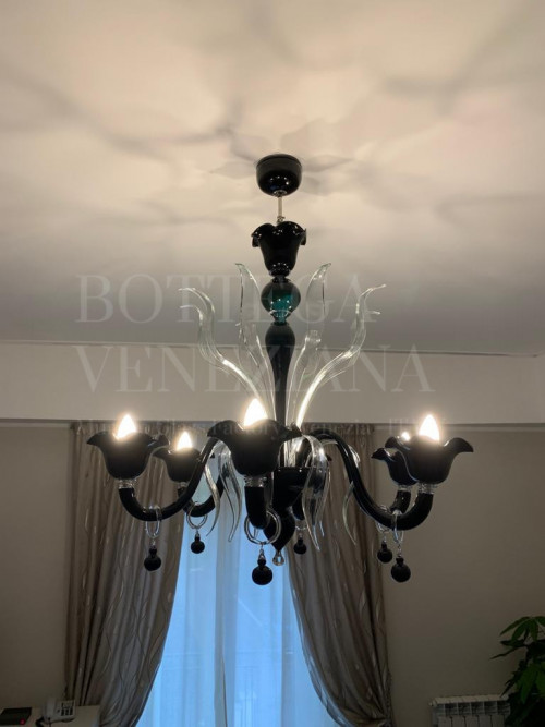 Lampadario moderno sorgenero in vetro soffiato di murano colore nero 