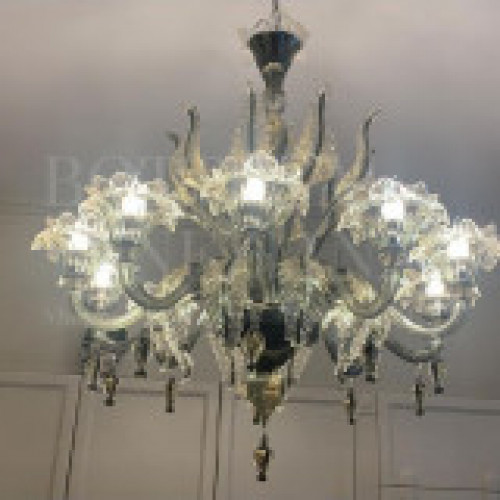 Lampadario classico in vetro di murano color fumé e cristallo. realiz