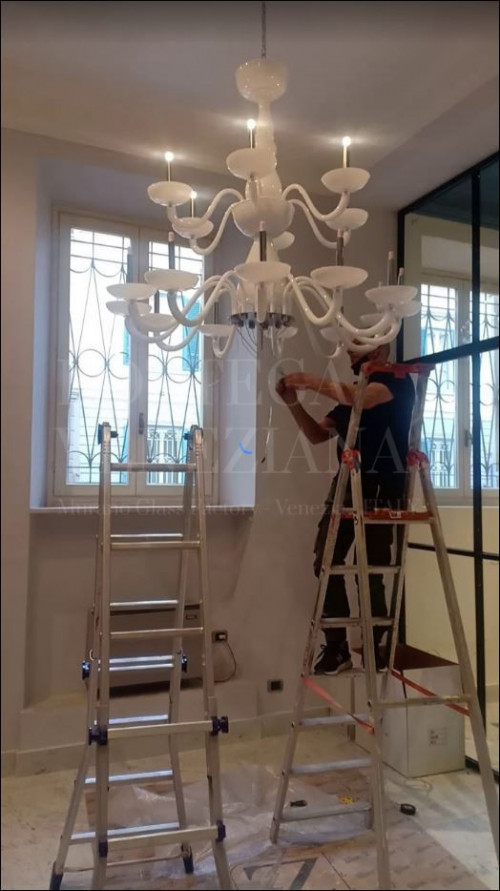 Lampadario murano moderno in vetro soffiato bianco modello candido, l